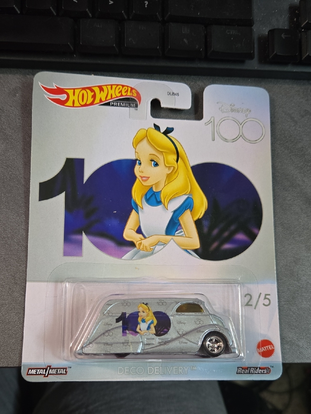 Hot Wheels Premium Disney 100- Alice Deco Delivery
